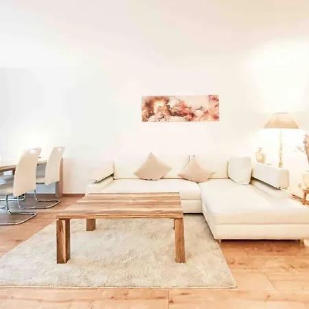 Luxury Cinema 2r Apt + Balcony / 65m² Apartment Leipzig