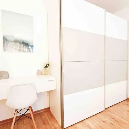 Luxury Cinema 2r Apt + Balcony / 65m² *