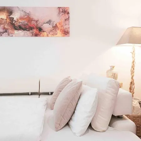 Apartment Luxury Cinema 2r Apt + Balcony / 65m² *
