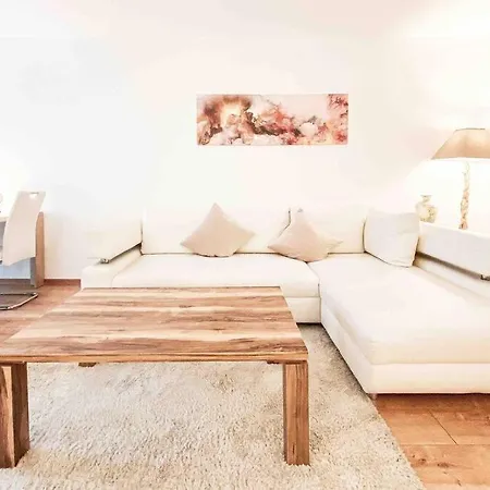 Apartment Luxury Cinema 2r Apt + Balcony / 65m² *