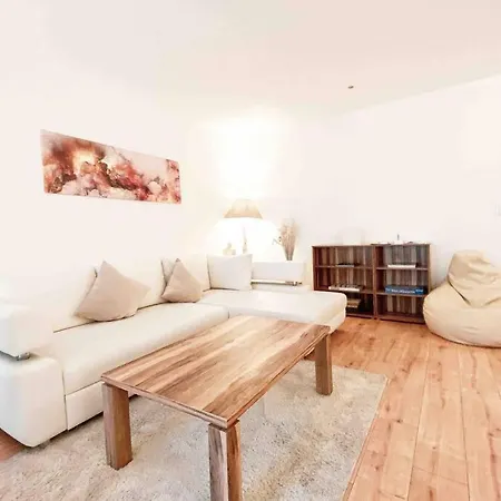 Luxury Cinema 2r Apt + Balcony / 65m² *