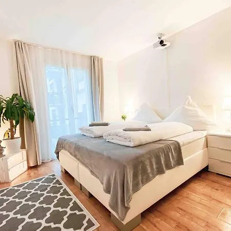 Luxury Cinema 2r Apt + Balcony / 65m² Apartment