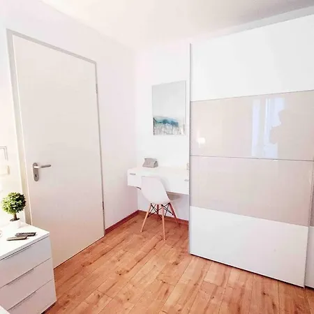 Apartment Luxury Cinema 2r Apt + Balcony / 65m² *