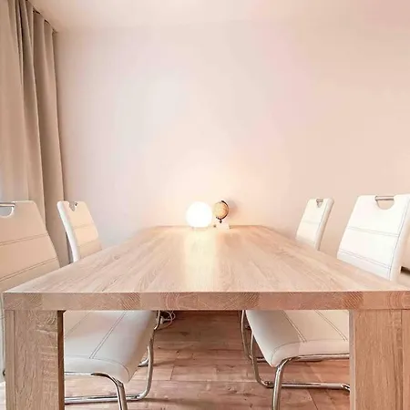 Luxury Cinema 2r Apt + Balcony / 65m² * Leipzig